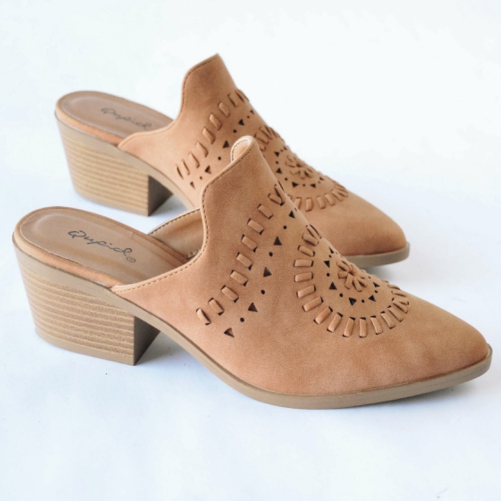 Camel Embroidered Western Style Everyday Mule - Picture 4 of 5